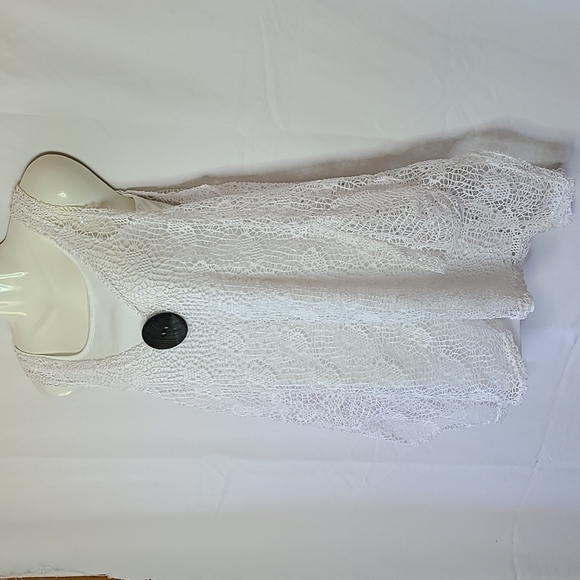 White Lace Tank, Black Chunky Button Accent, 1X - Picture 4 of 11